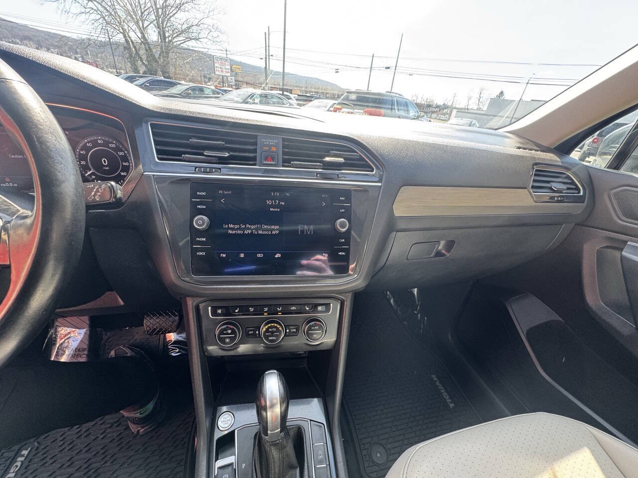 Used 2019 Volkswagen Tiguan SEL AWD/4WD image 36