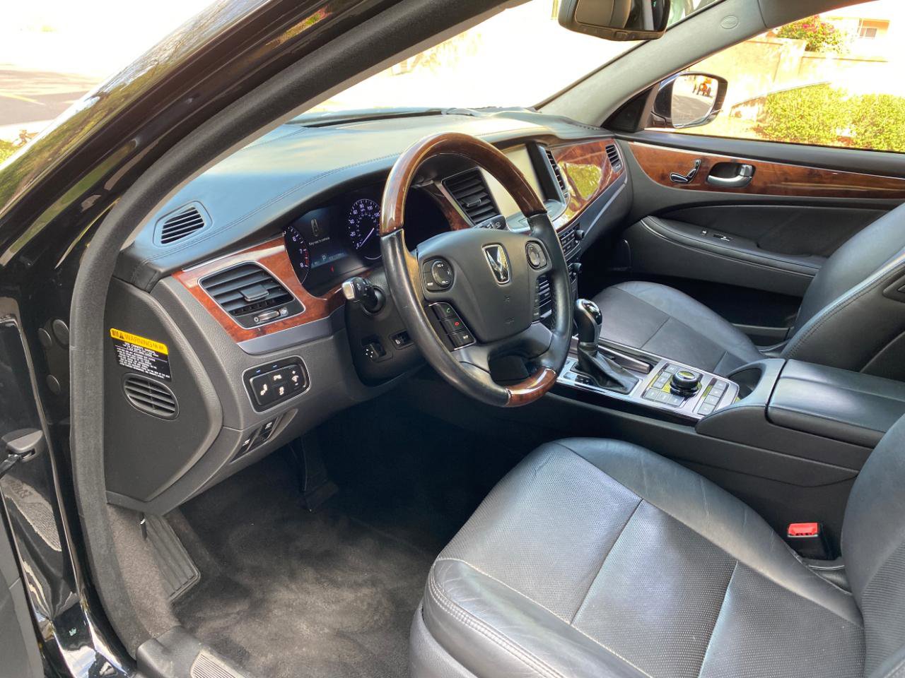 Used 2015 Hyundai Equus Signature image 30