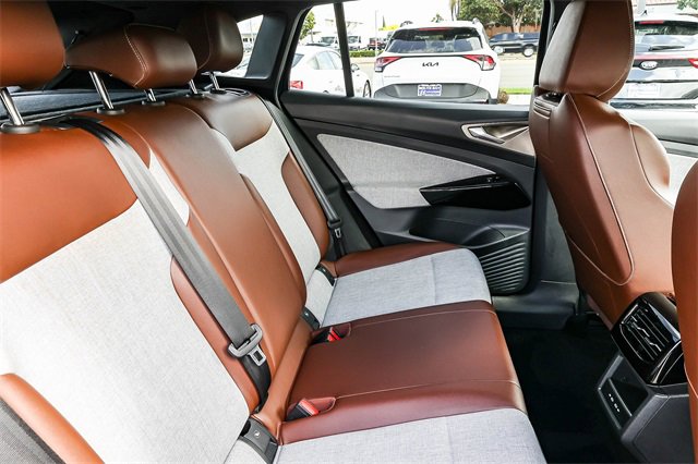 Used 2023 Volkswagen ID.4 Pro image 19