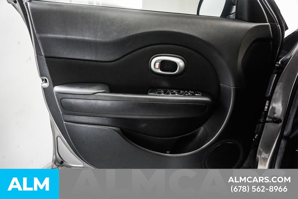 Used 2018 Kia Soul FWD image 38