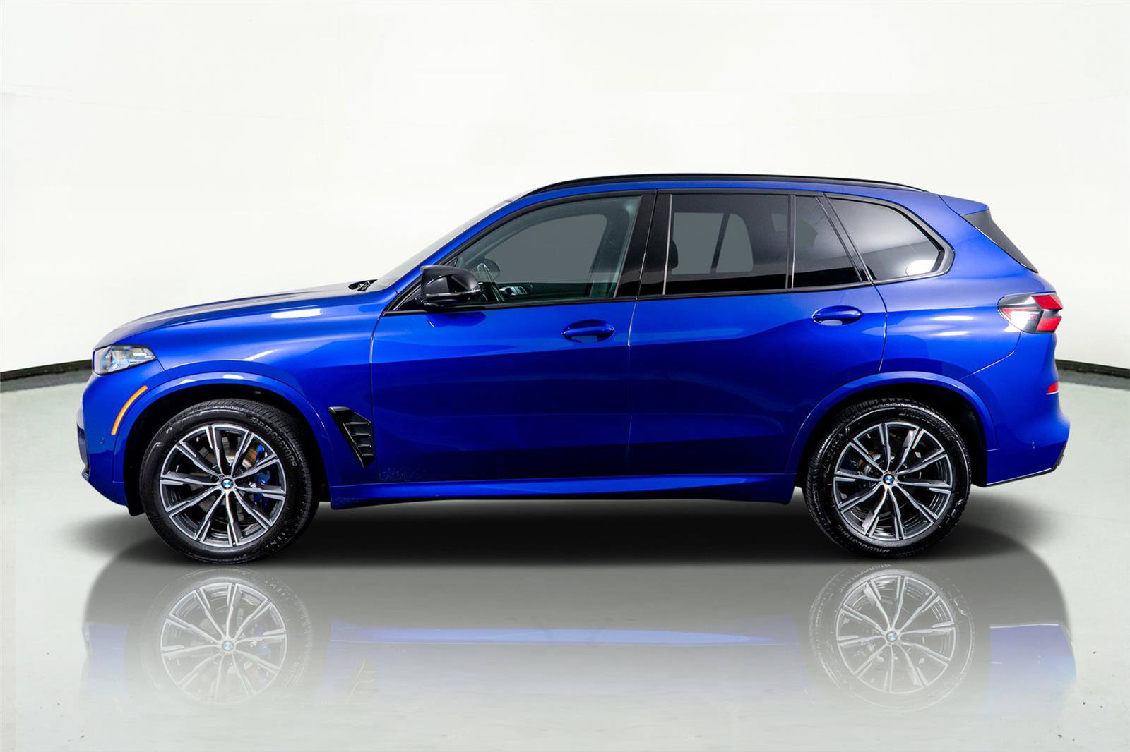 Used 2025 BMW X5 M60i AWD/4WD image 17
