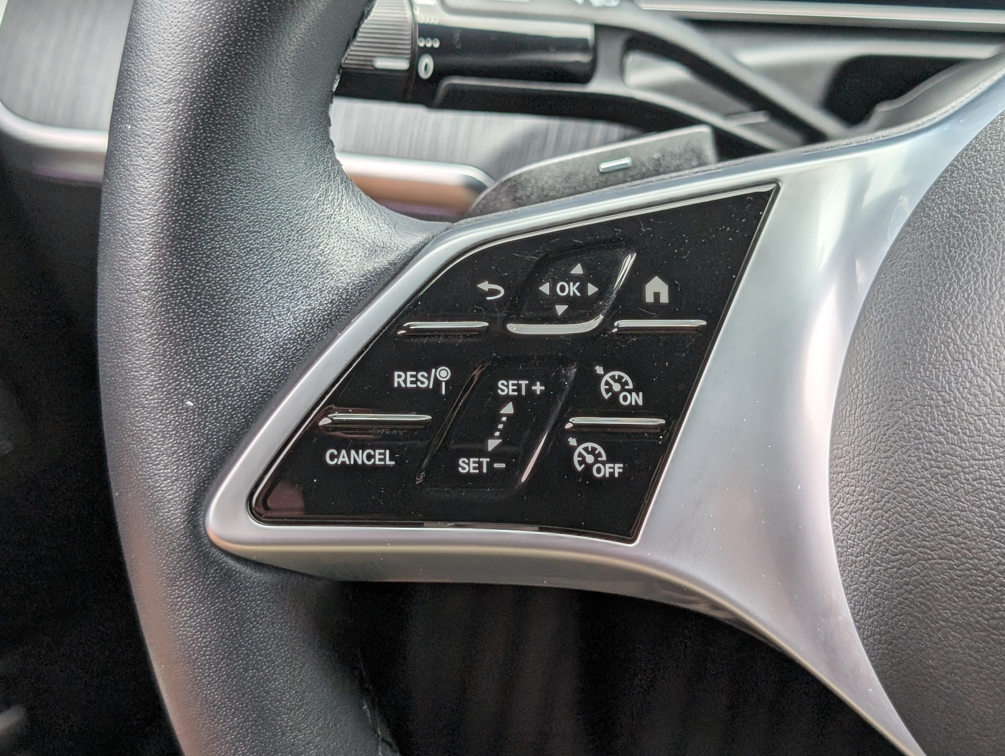 Used 2023 Mercedes-Benz C 300 4MATIC Sedan image 24
