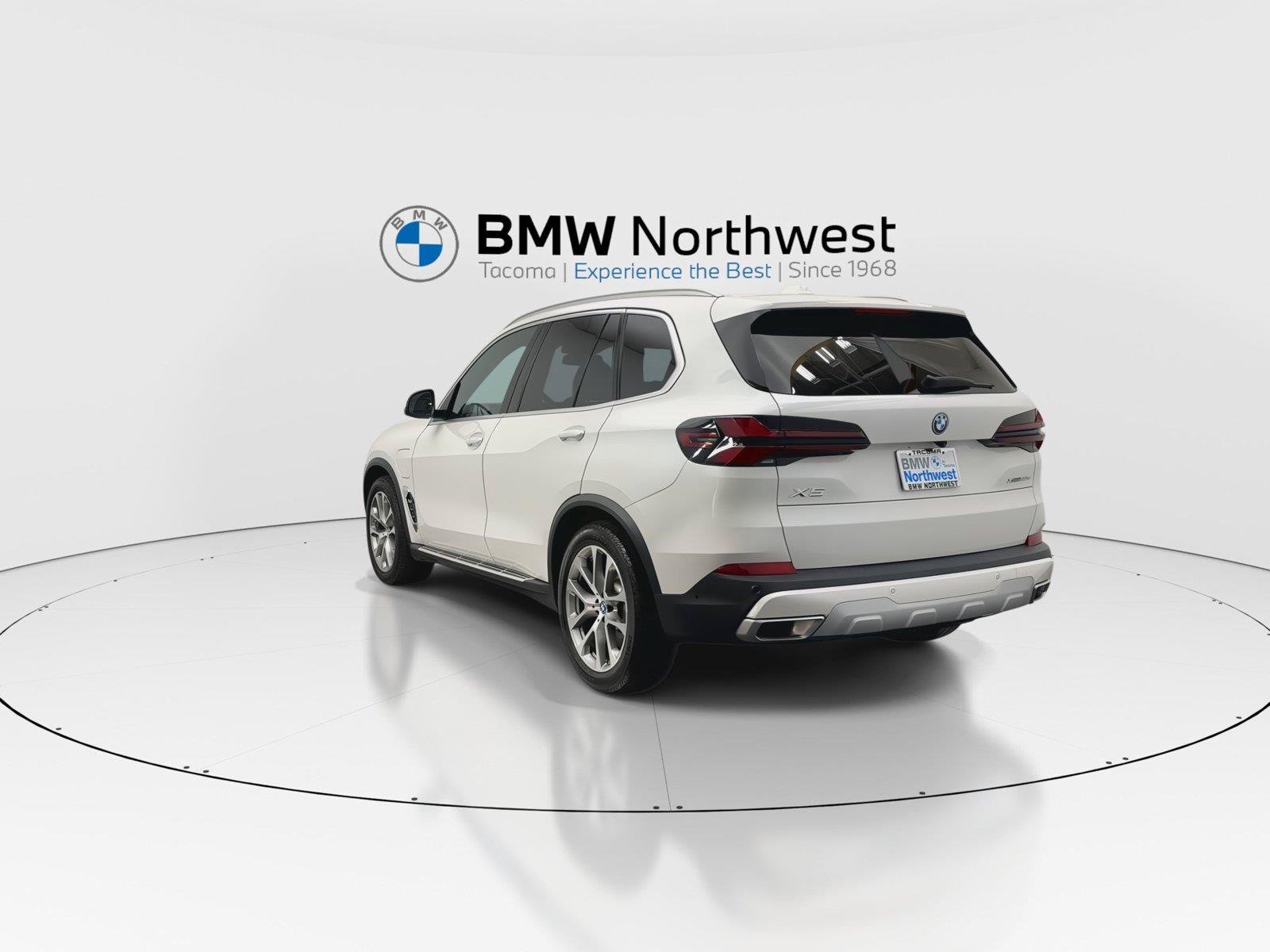 Used 2024 BMW X5 xDrive50e w/ Premium Package AWD/4WD image 13