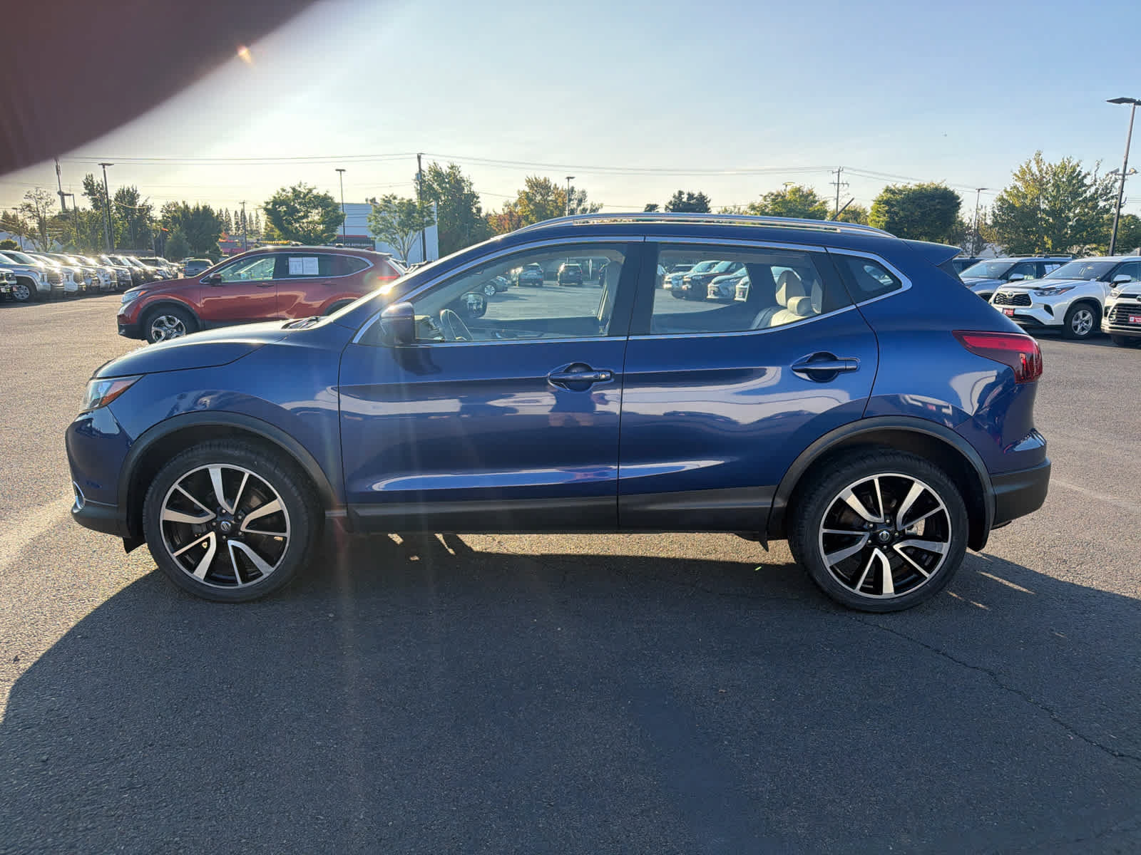 Used 2018 Nissan Rogue Sport SL w/ SL Premium Package AWD/4WD image 7