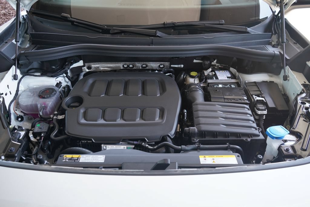 New 2026 Volkswagen Tiguan SE R-Line FWD image 13