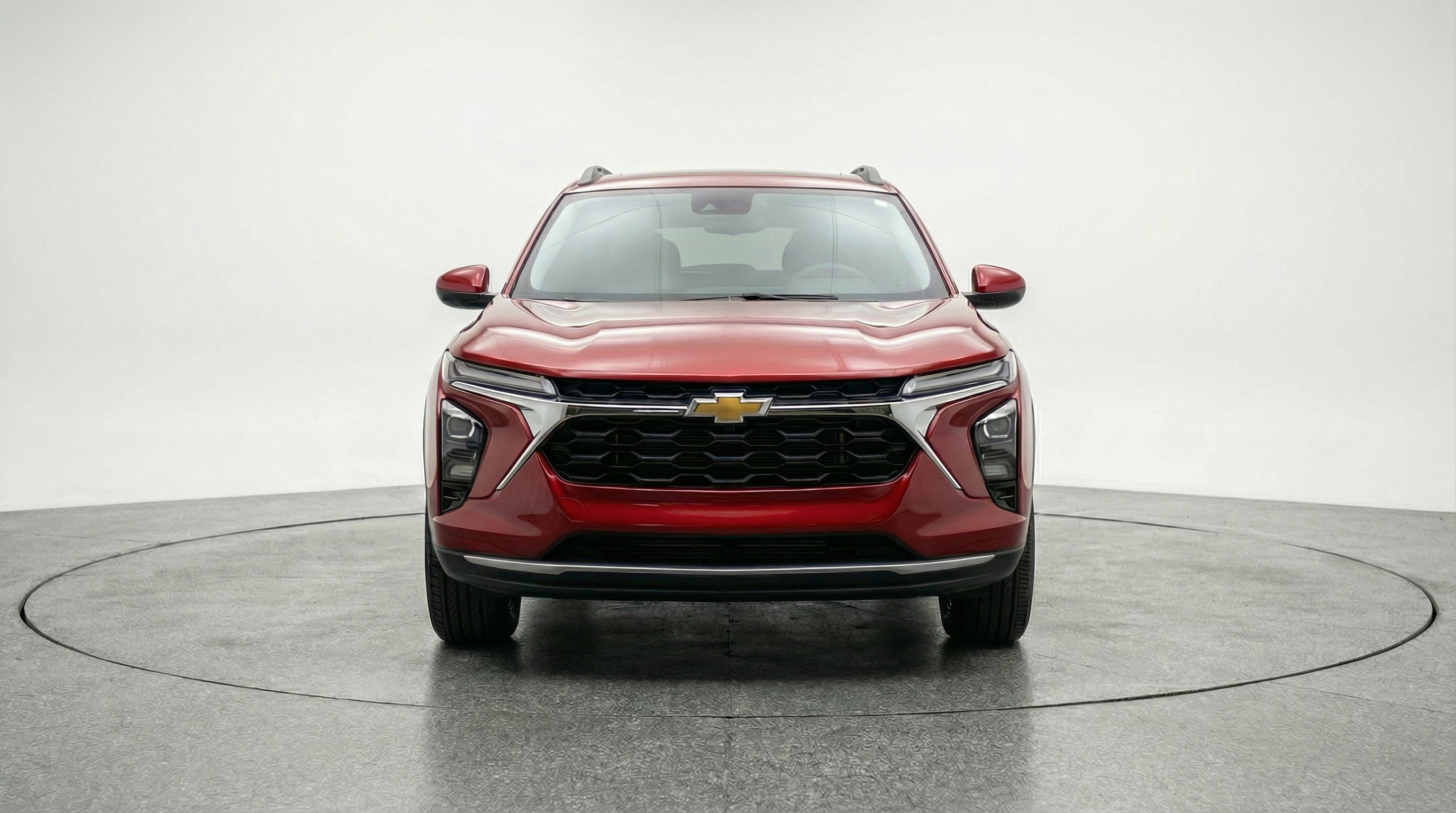 Used 2025 Chevrolet Trax LT FWD image 2