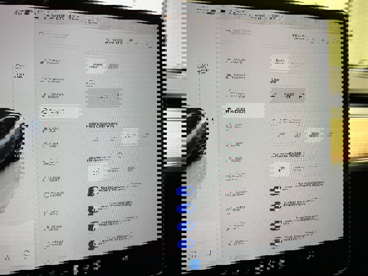 Used 2023 Tesla Model Y Long Range image 33