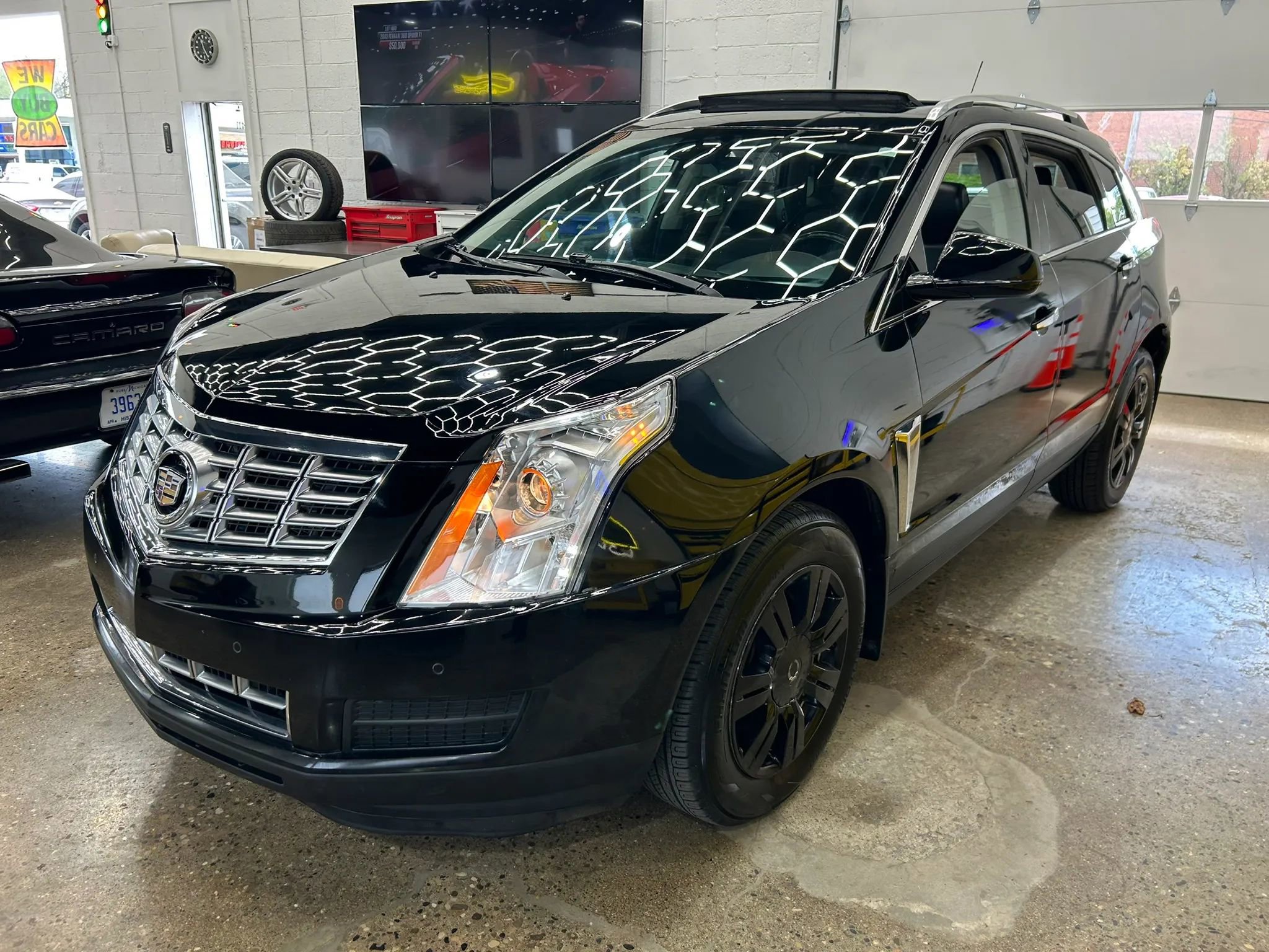 Used 2015 Cadillac SRX Luxury AWD/4WD image 1