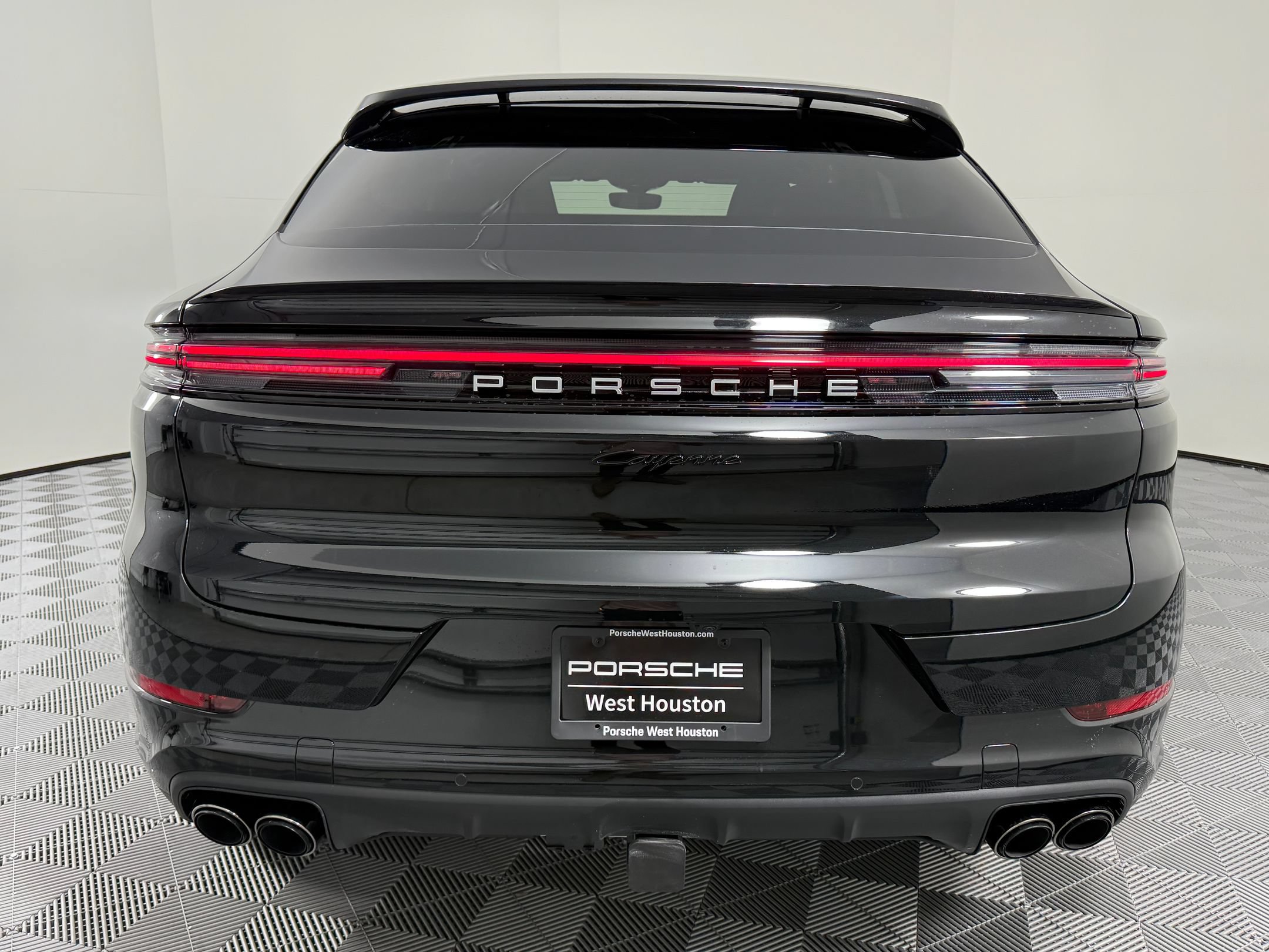 Certified 2026 Porsche Cayenne E-Hybrid Coupe AWD/4WD image 10