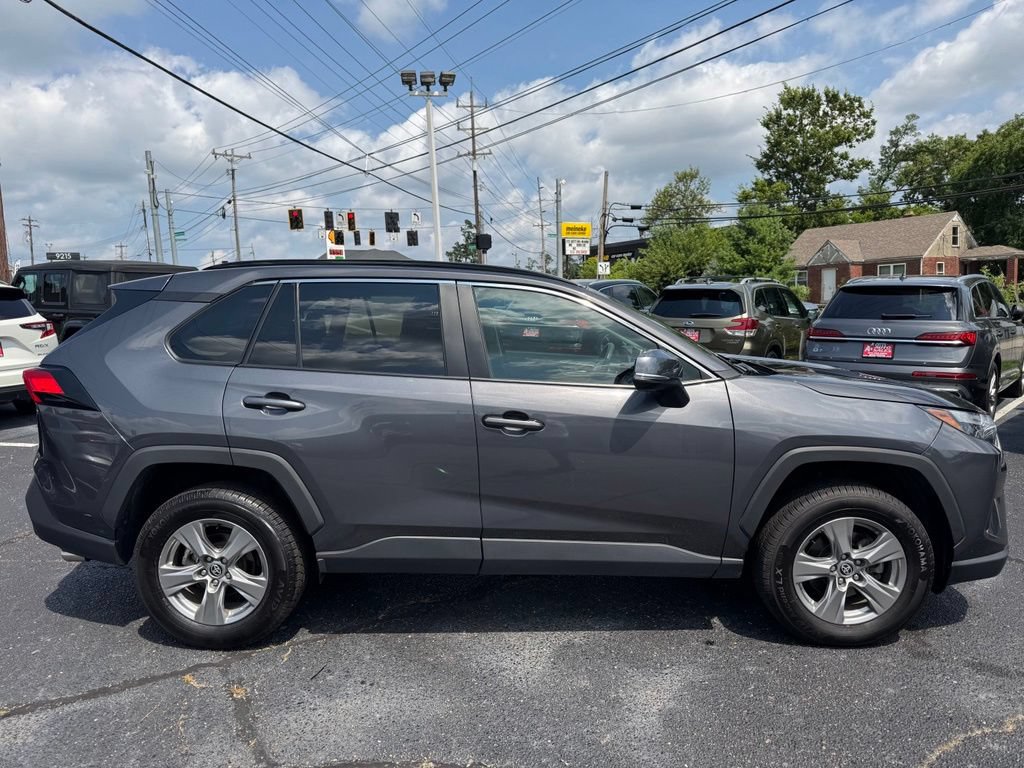 Used 2024 Toyota RAV4 XLE AWD/4WD image 5