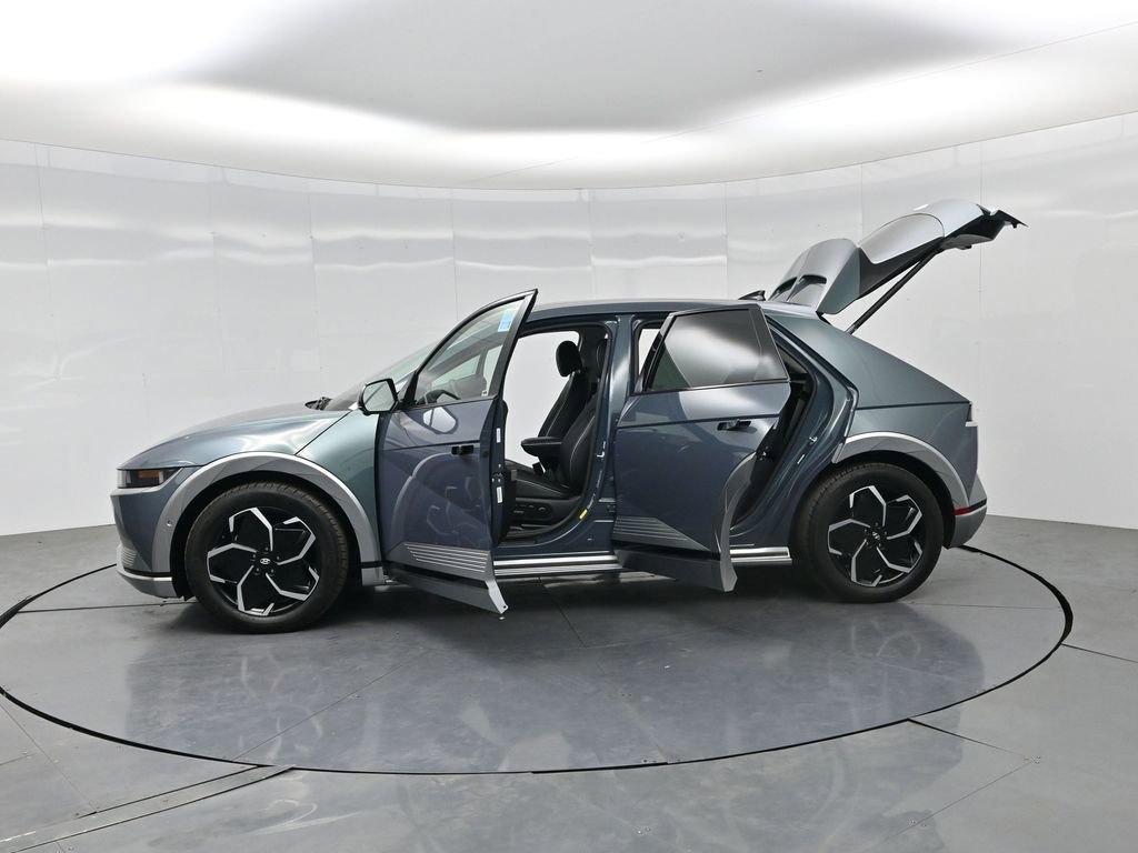Used 2024 Hyundai Ioniq 5 Limited image 35
