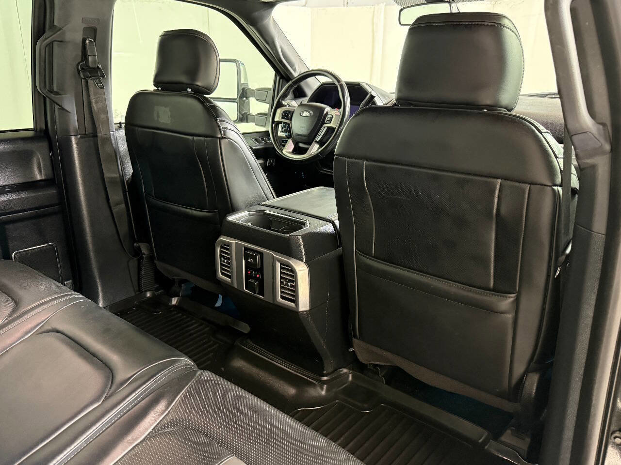 Used 2017 Ford F250 Platinum w/ FX4 Off-Road Package image 40