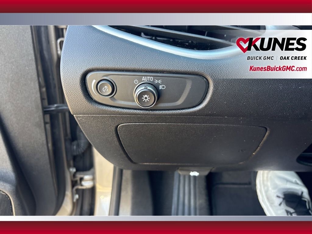 Used 2024 Chevrolet Malibu LT image 18