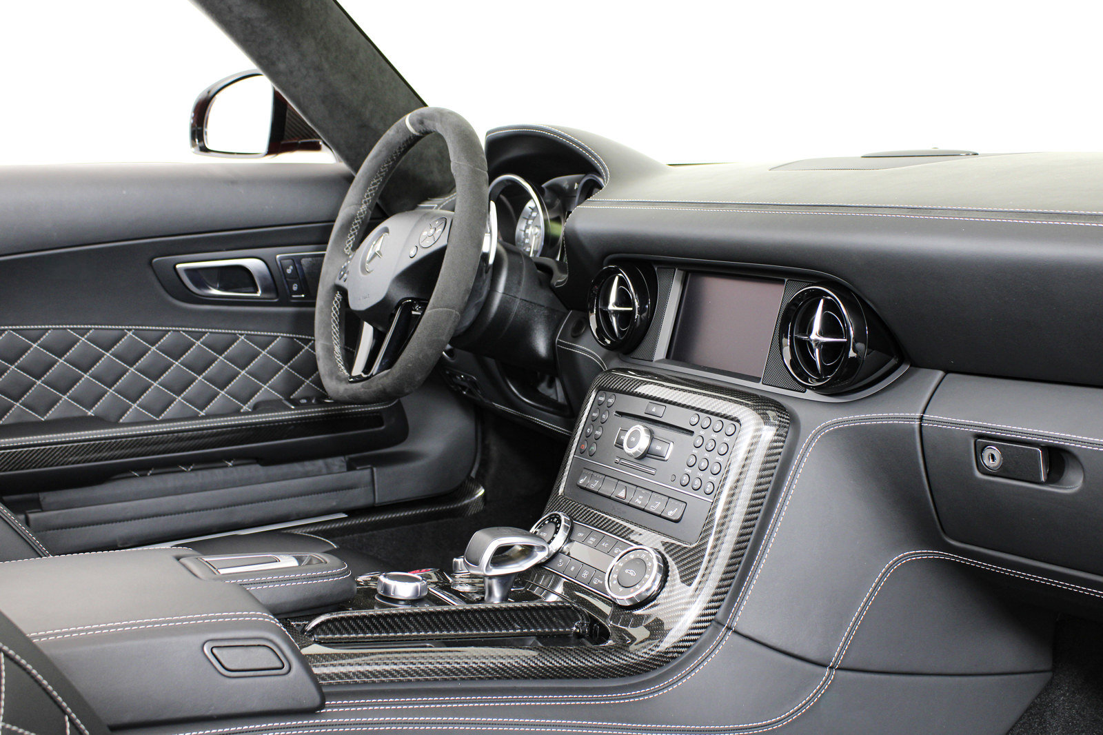 Used 2015 Mercedes-Benz SLS AMG GT Final Edition image 28