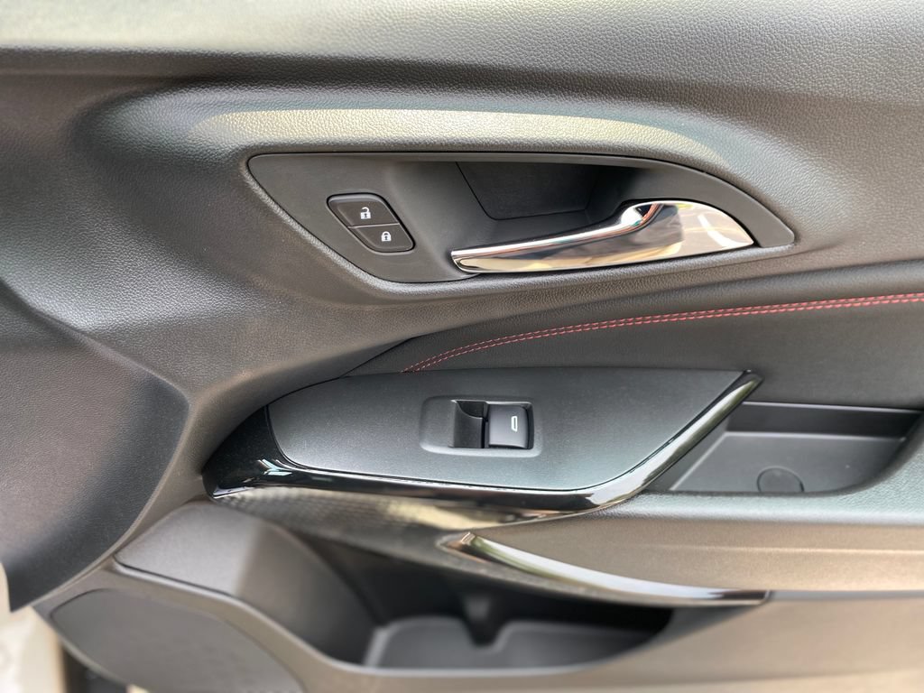 New 2026 Chevrolet Trax RS w/ Sunroof Package FWD image 10