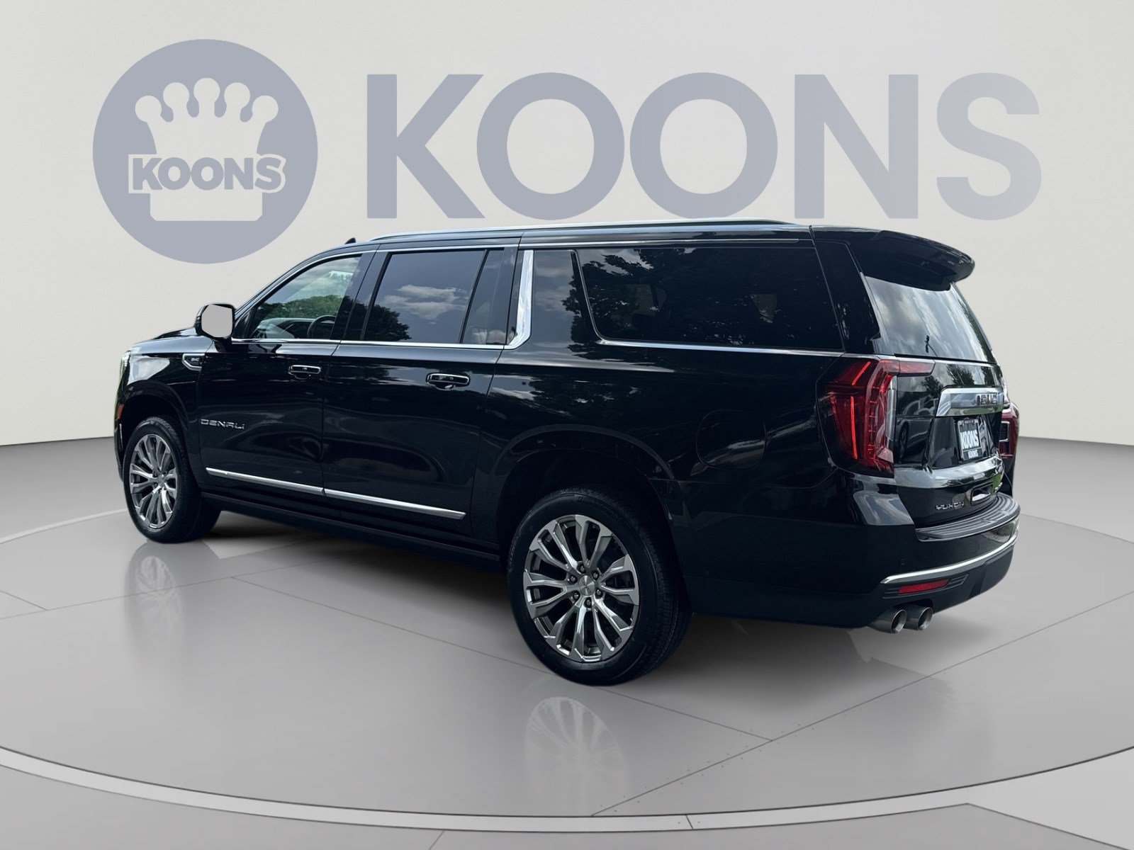 Used 2024 GMC Yukon XL Denali w/ Denali Reserve Package AWD/4WD image 4
