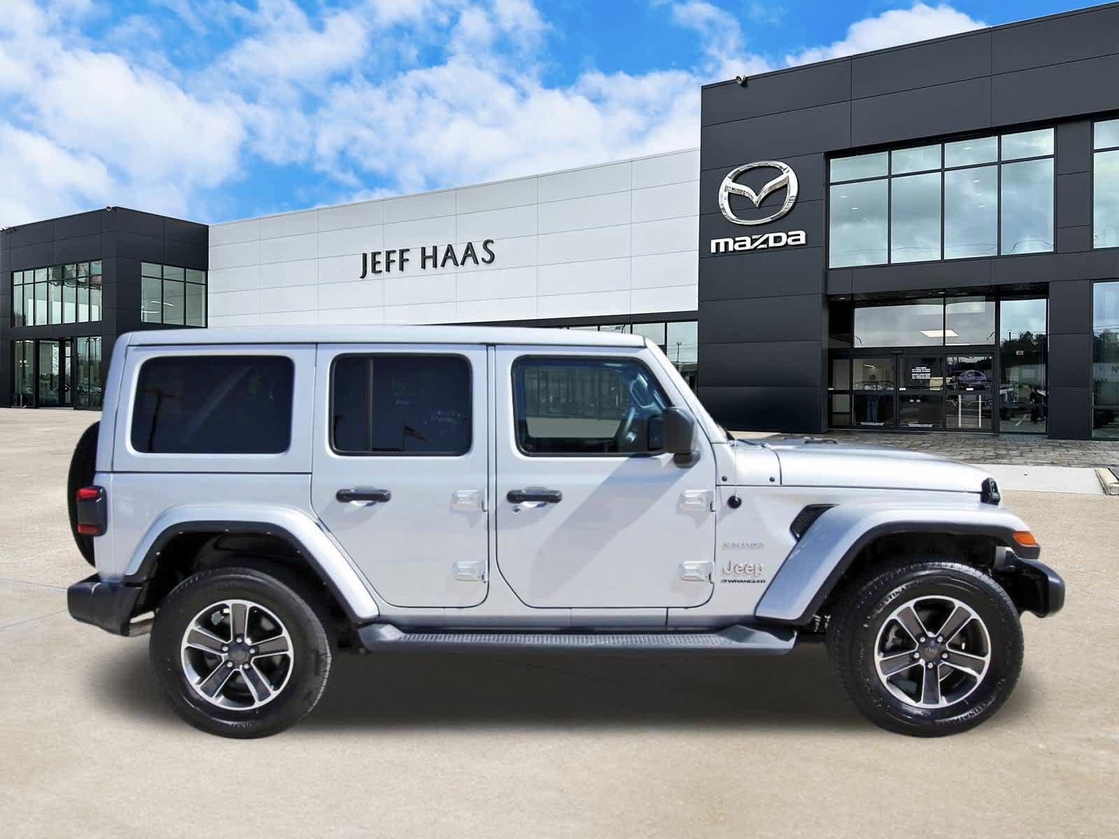 Used 2023 Jeep Wrangler Unlimited Sahara w/ LED Lighting Group AWD/4WD image 5