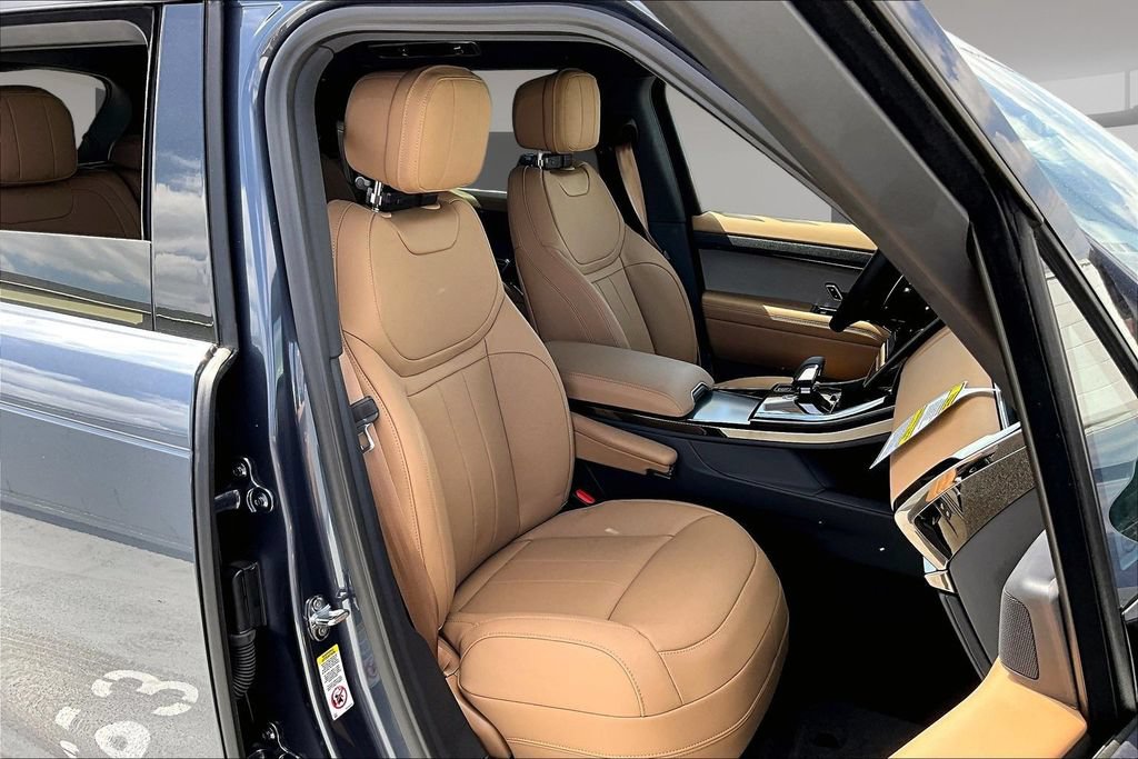 New 2027 Land Rover Range Rover Sport SE AWD/4WD image 11