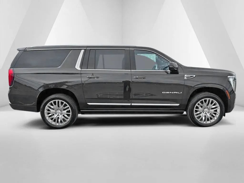 New 2026 GMC Yukon XL Denali w/ Denali Reserve Package AWD/4WD image 8