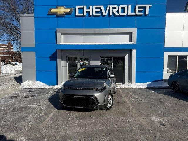 Used 2023 Kia Soul LX w/ LX Technology Package image 2