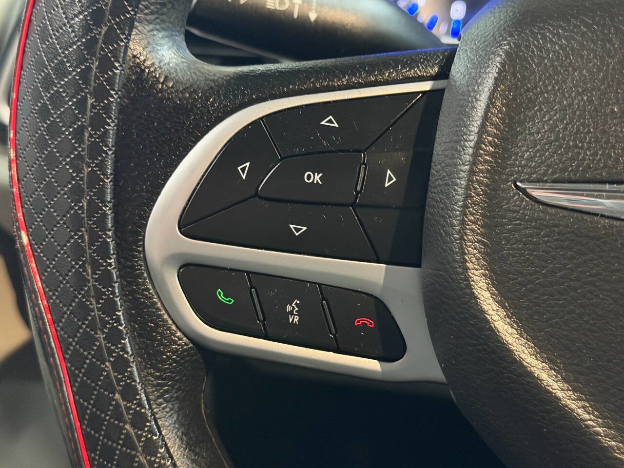 Used 2019 Chrysler Pacifica Touring Plus FWD image 33