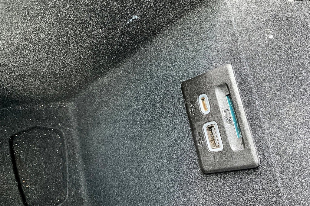 Used 2020 Cadillac XT5 Luxury w/ LPO, Floor Liner Package image 30