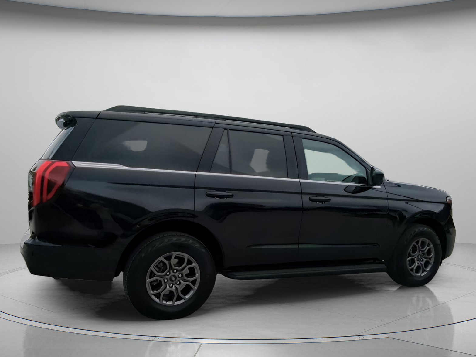 Certified 2025 Ford Expedition Active image 29