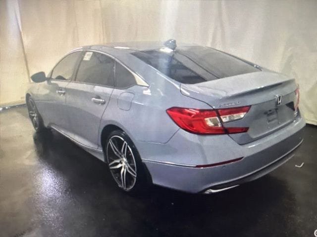 Used 2022 Honda Accord Touring image 3
