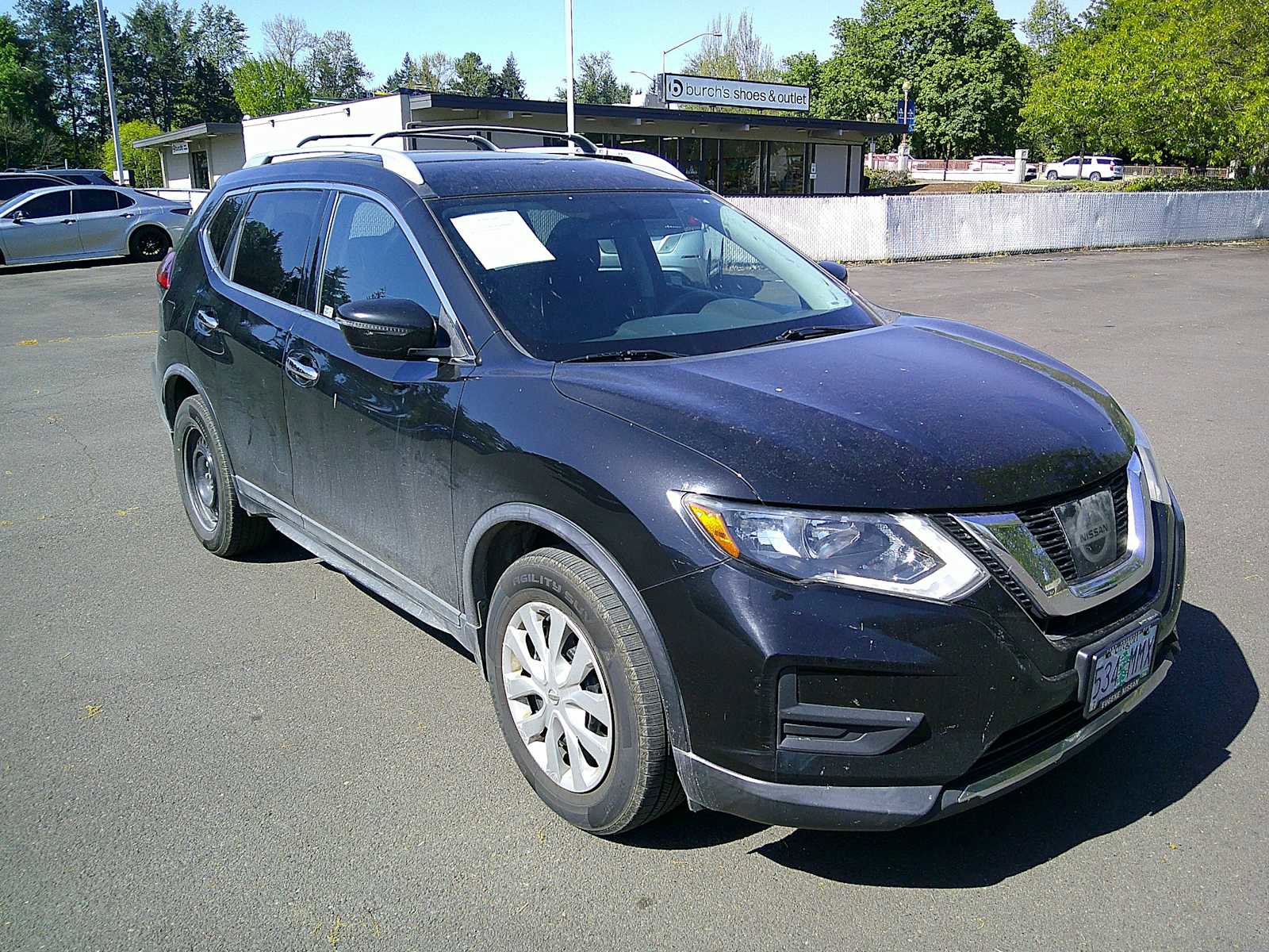Used 2017 Nissan Rogue S w/ Appearance Package AWD/4WD image 7