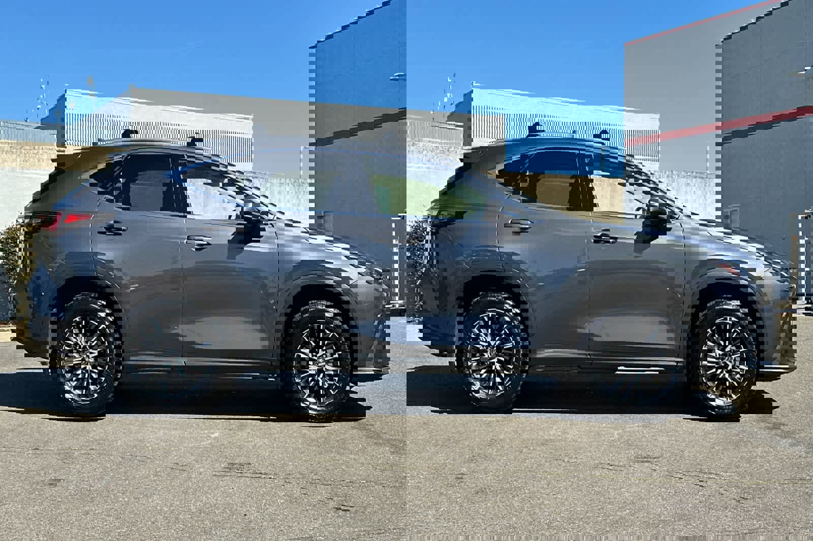 Used 2025 Lexus NX 350h AWD w/ Accessory Package (2T) image 6