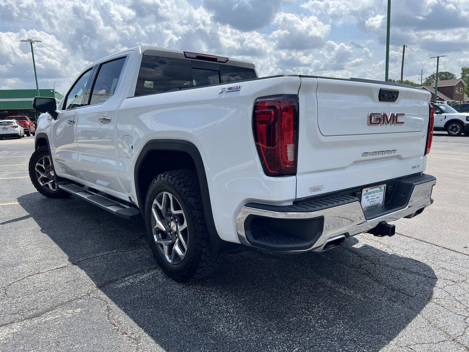 Used 2023 GMC Sierra 1500 SLT w/ SLT Premium Plus Package AWD/4WD image 11