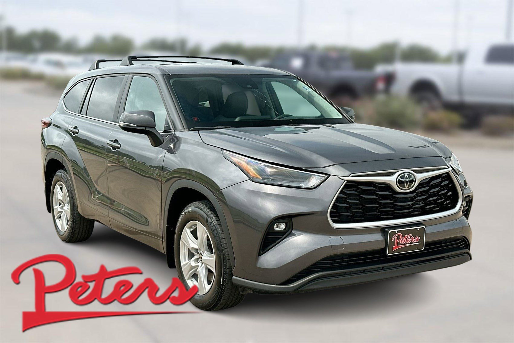 Used 2023 Toyota Highlander LE FWD image 1
