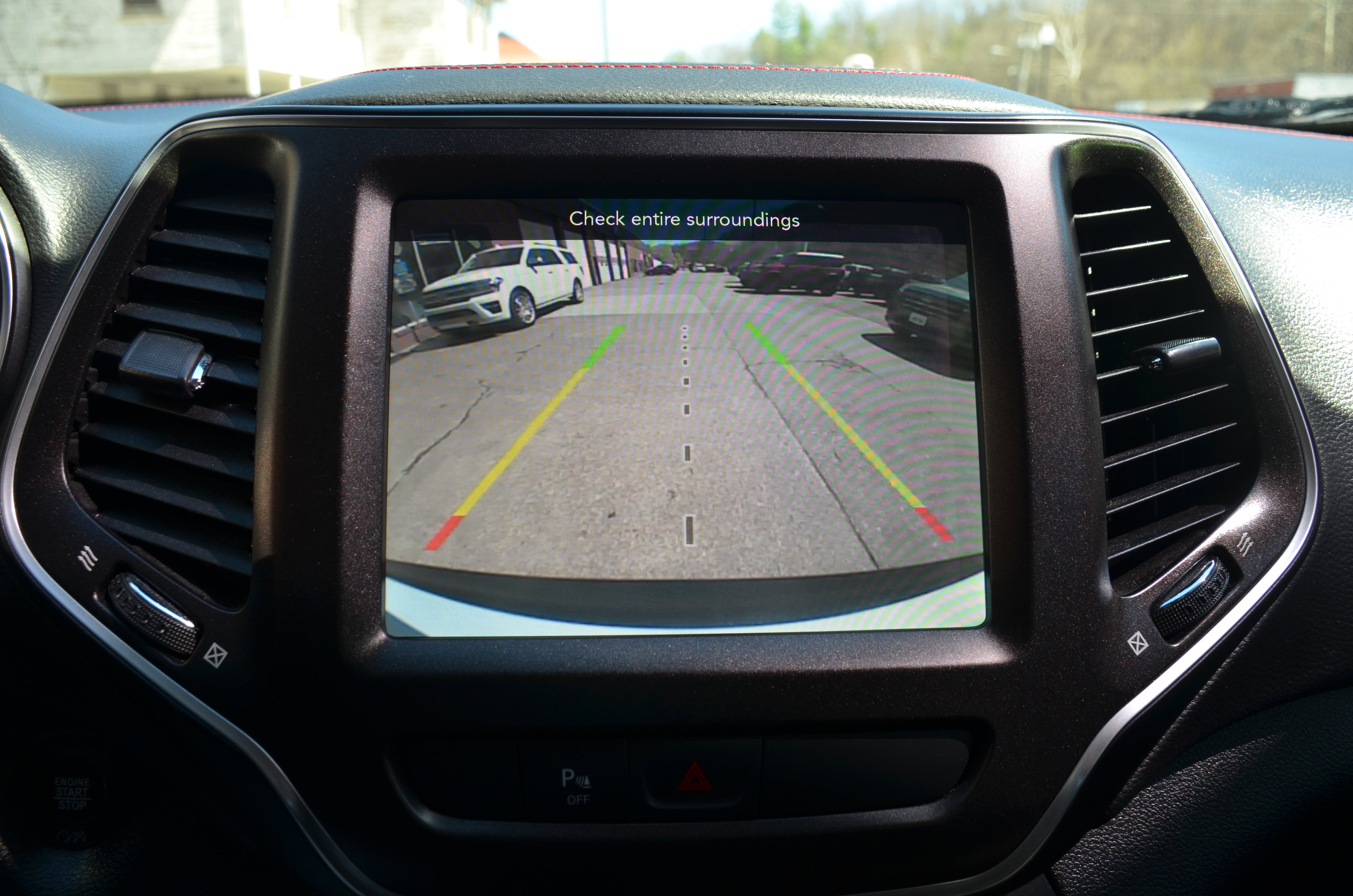 Used 2019 Jeep Cherokee Trailhawk w/ Cold Weather Group image 14