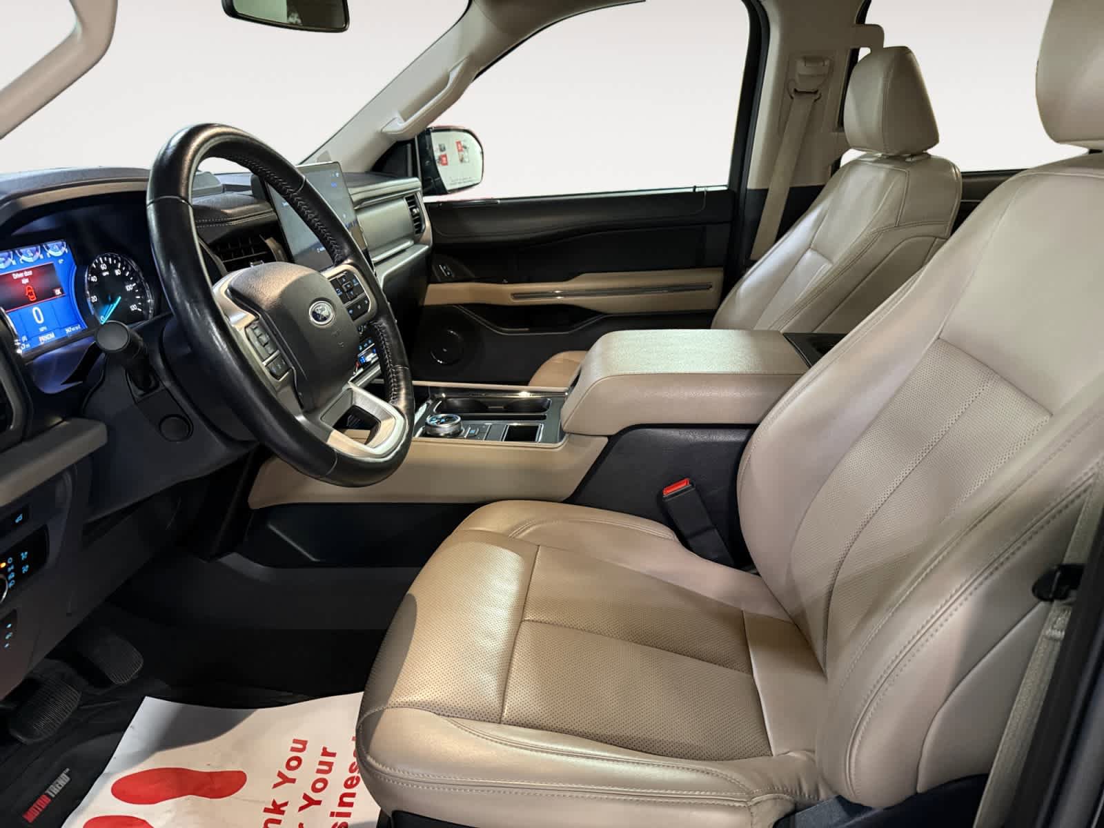 Used 2024 Ford Expedition XLT image 13