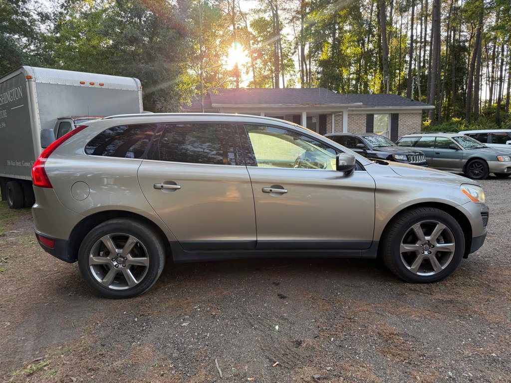 Used 2013 Volvo XC60 T6 AWD/4WD image 8