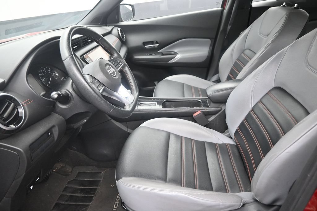 Used 2023 Nissan Kicks SR w/ SR Premium Package FWD image 12