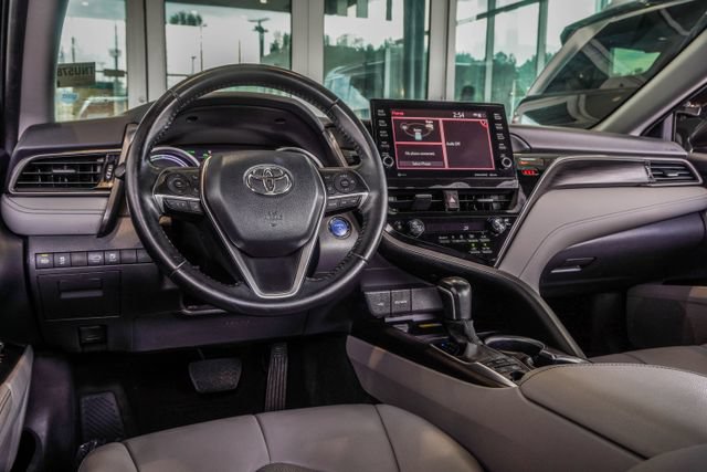 Used 2022 Toyota Camry XLE FWD image 16