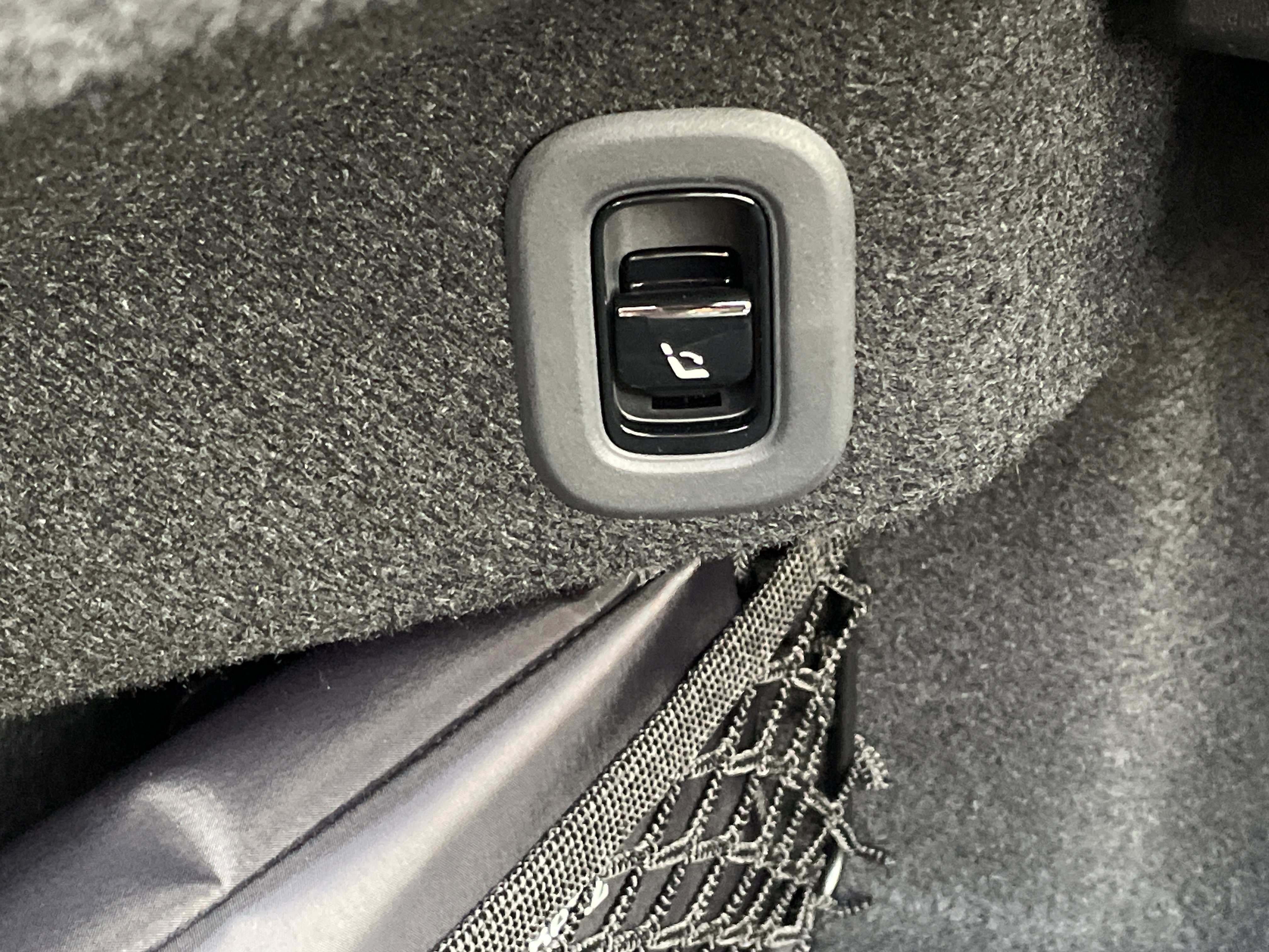 Certified 2024 Mercedes-Benz CLE 300 4MATIC Cabriolet image 18