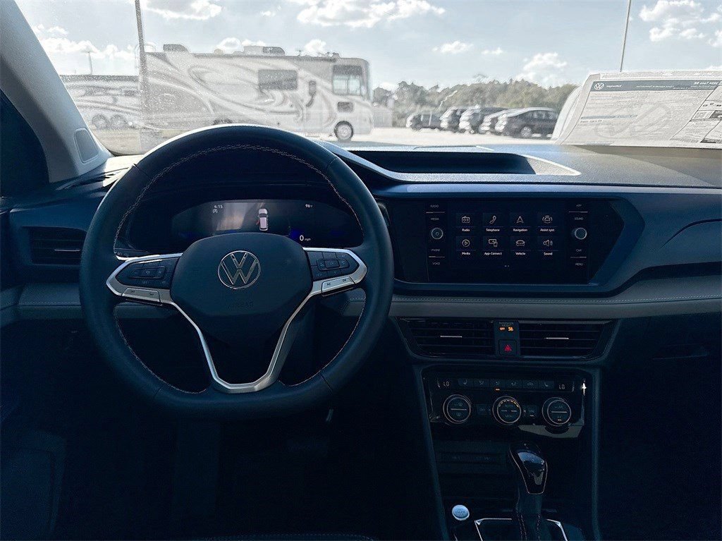 Used 2024 Volkswagen Taos SE FWD image 24