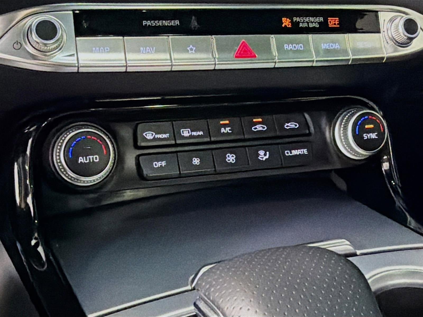 Certified 2023 Kia Stinger GT2 w/ Option Group 015 image 18