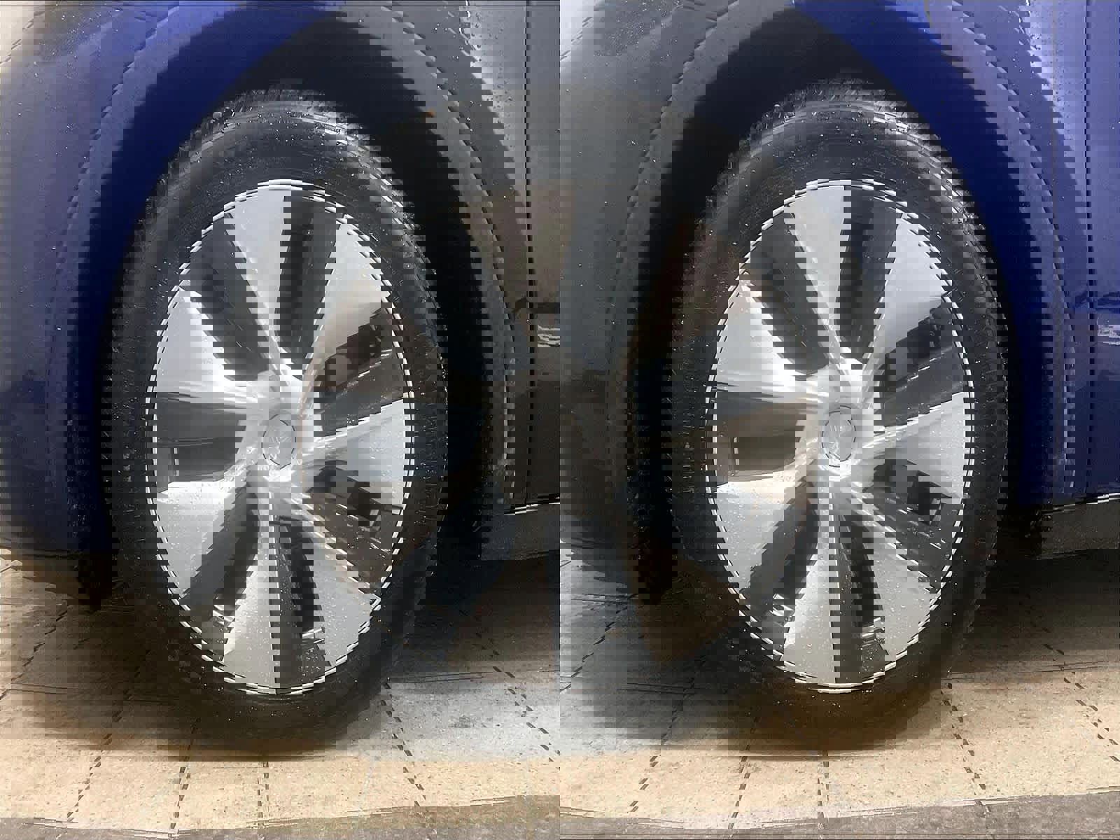 Used 2021 Tesla Model Y Long Range image 7