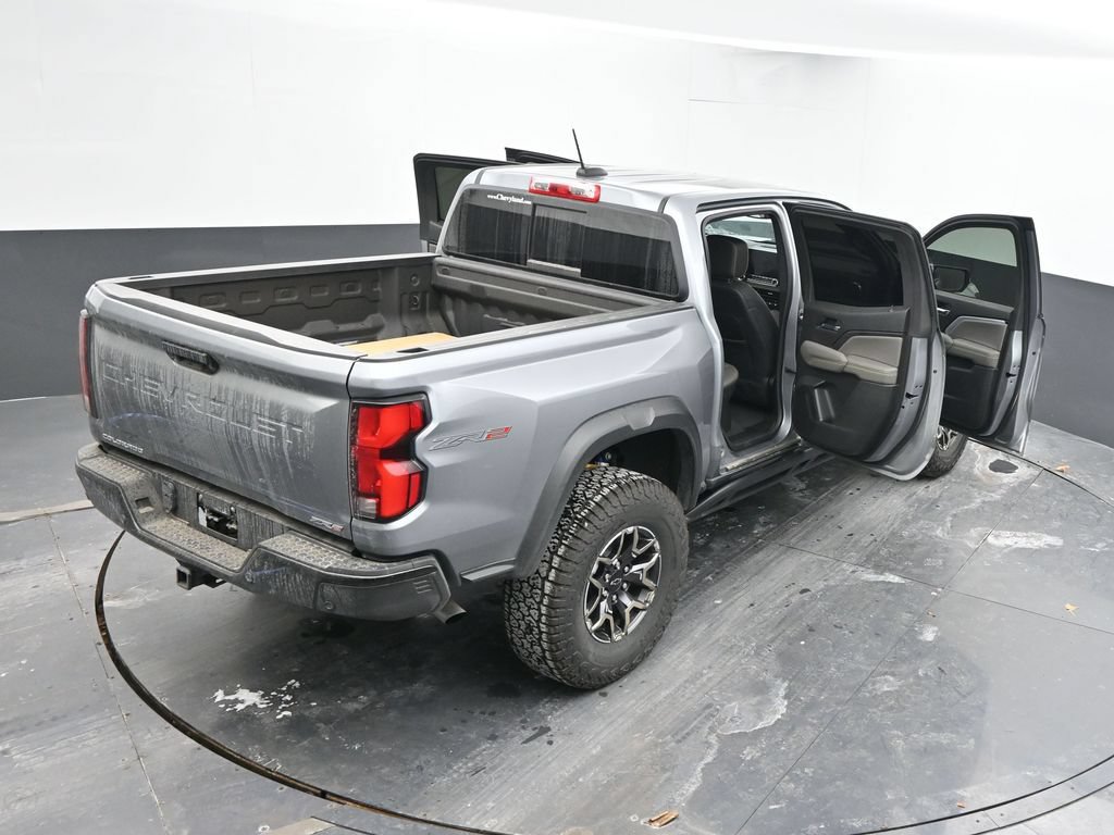 Used 2024 Chevrolet Colorado ZR2 w/ ZR2 Convenience Package III AWD/4WD image 53