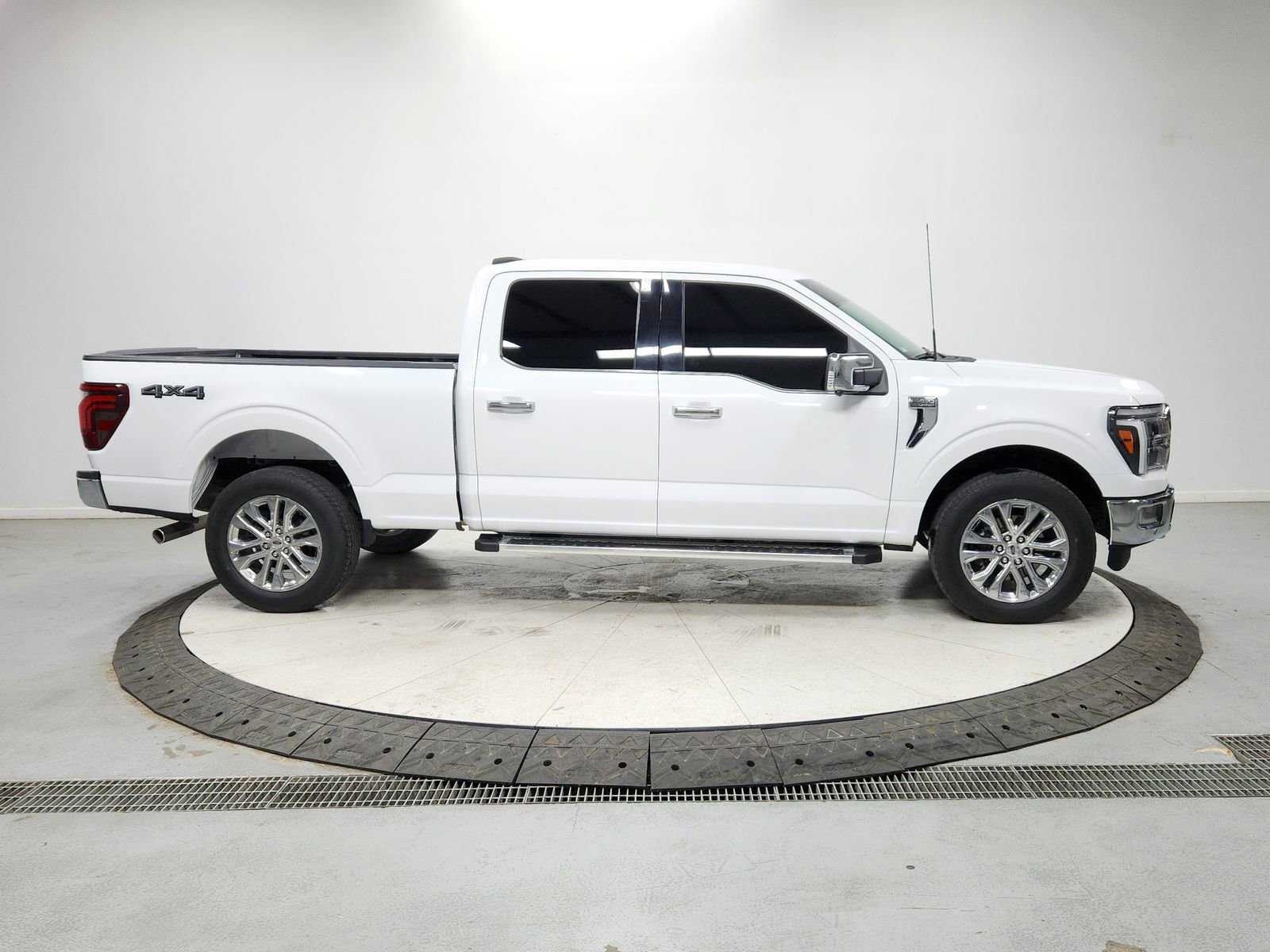 Used 2024 Ford F150 Lariat w/ Tow/Haul Package image 8