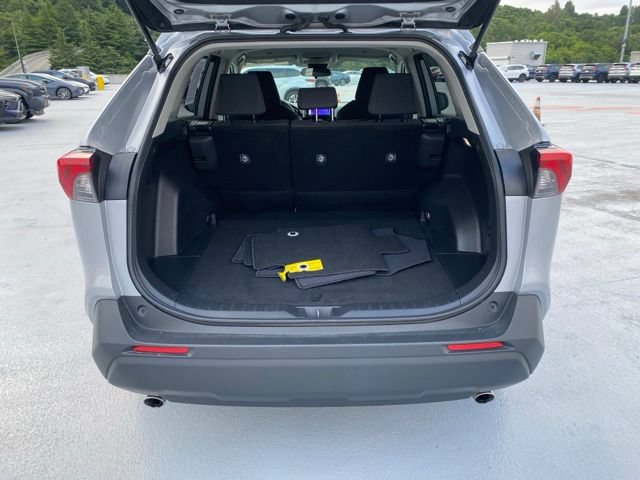 Certified 2025 Toyota RAV4 LE AWD/4WD image 12