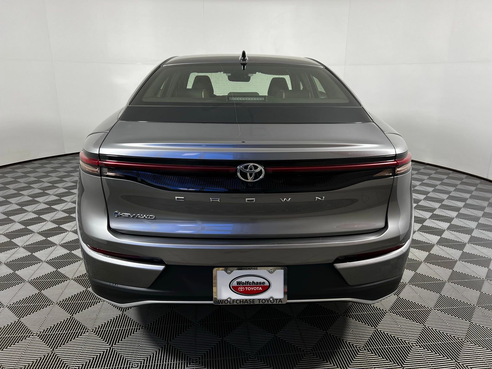 Certified 2025 Toyota Crown XLE image 6