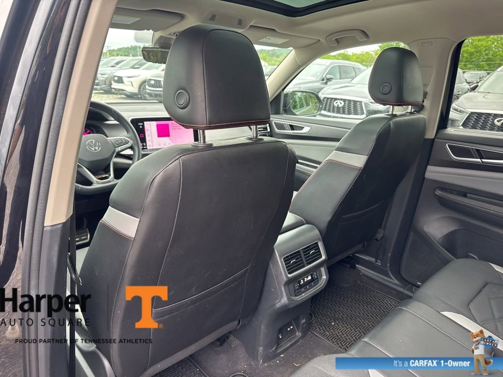 Used 2024 Volkswagen Atlas Peak Edition SE AWD/4WD image 11