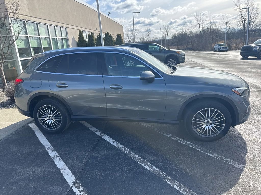 Used 2023 Mercedes-Benz GLC 300 4MATIC image 3