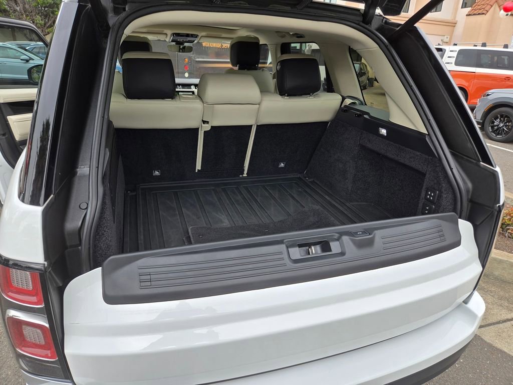 Used 2020 Land Rover Range Rover HSE image 35
