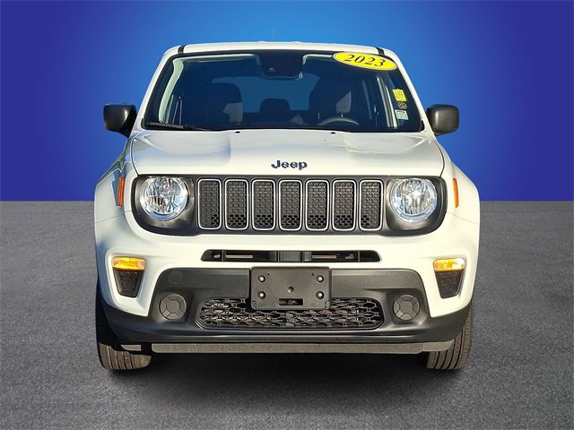 Used 2023 Jeep Renegade Latitude image 2