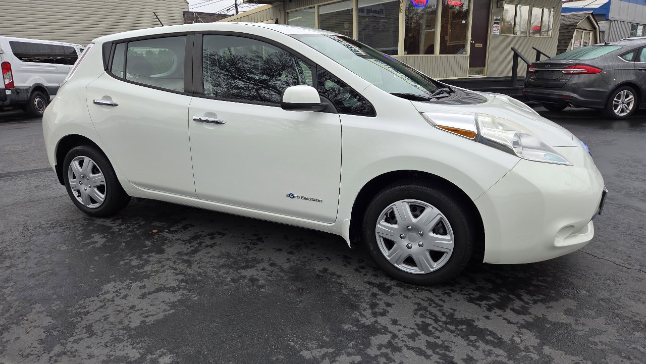 Used 2016 Nissan Leaf S w/ Charger Package image 6